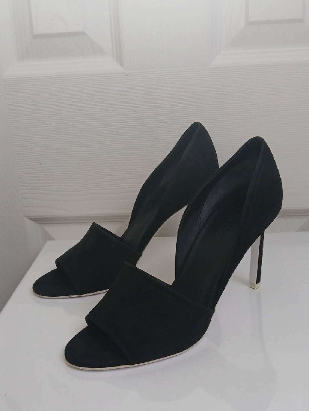 Vince Saffron Black Nubuck‎ Suede Sexy Versatile Peep-Toe d'Orsay Heels Size 8
